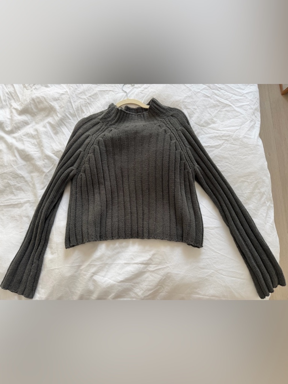American Eagle Ribbed Knit Olive Green Turtle Neck Sweater - Size M